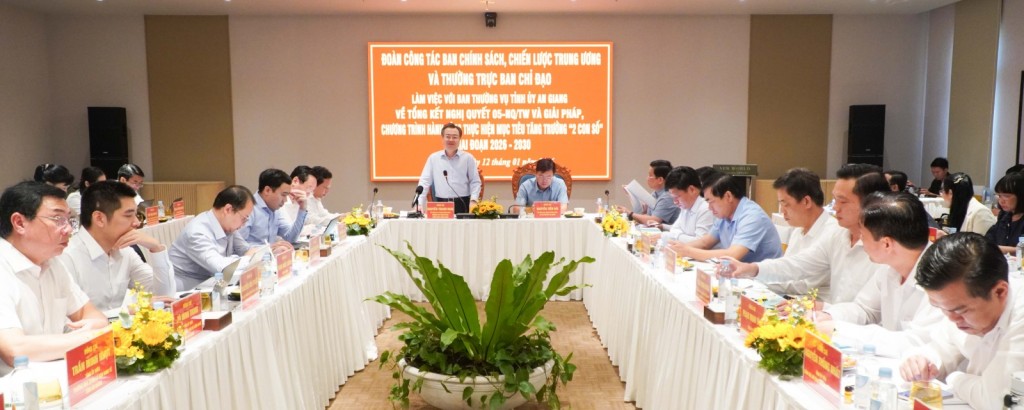 Quang cảnh buổi làm việc (ảnh: Thu Oanh) Quang cảnh buổi làm việc (ảnh: Thu Oanh)