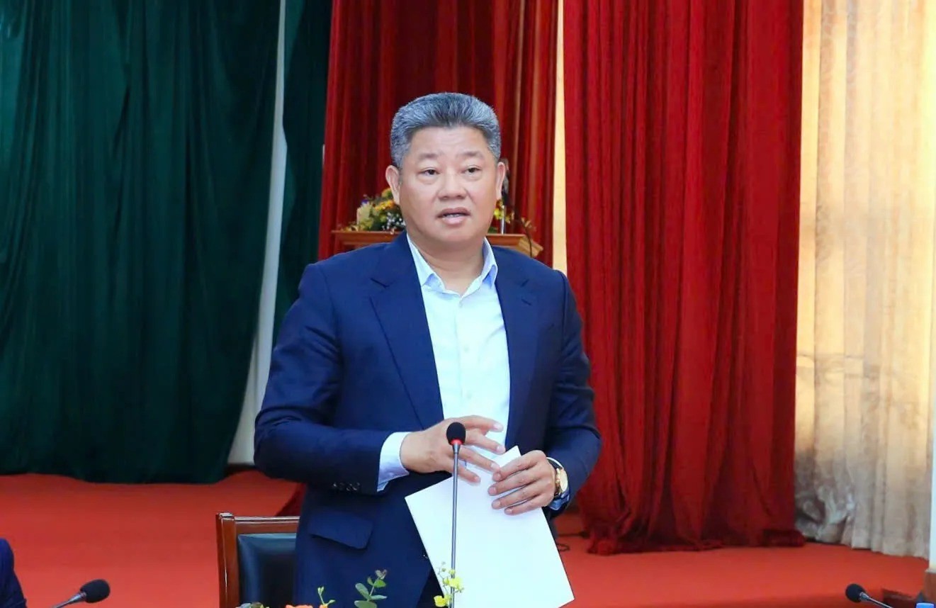 Ủy viên Ban Thường vụ Thành ủy, Phó Chủ tịch UBND Thành phố Hà Nội Nguyễn Mạnh Quyền phát biểu tại cuộc làm việc