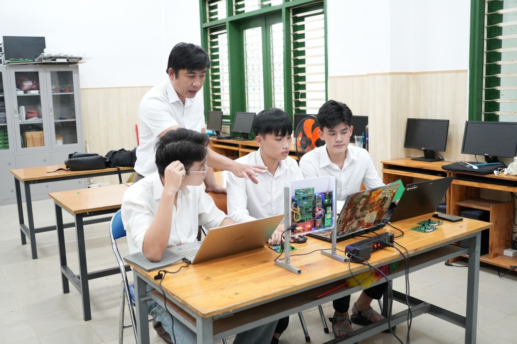 Quyết định số 29/2025/QĐ-TTg mang lại lợi ích lớn cho người học khối ngành STEM thông qua chính sách tín dụng ưu đãi