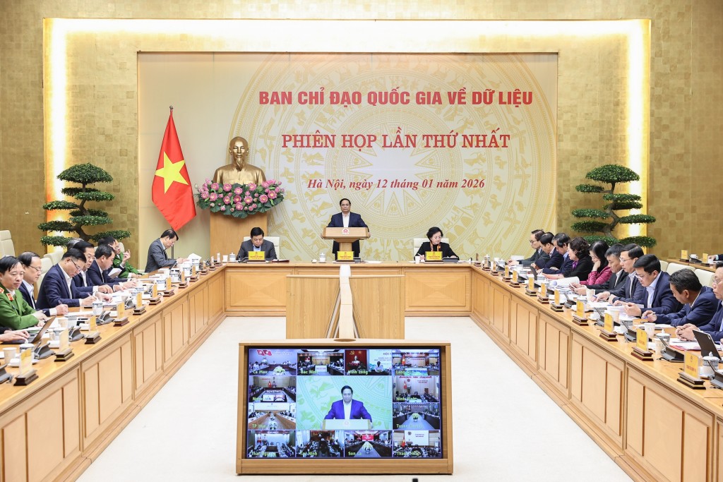 Thủ tướng Phạm Minh Chính, Trưởng Ban Chỉ đạo quốc gia về dữ liệu, chủ trì phiên họp lần thứ nhất của Ban Chỉ đạo - Ảnh: VGP/Nhật Bắc Thủ tướng Phạm Minh Chính, Trưởng Ban Chỉ đạo quốc gia về dữ liệu, chủ trì phiên họp lần thứ nhất của Ban Chỉ đạo - Ảnh: VGP/Nhật Bắc