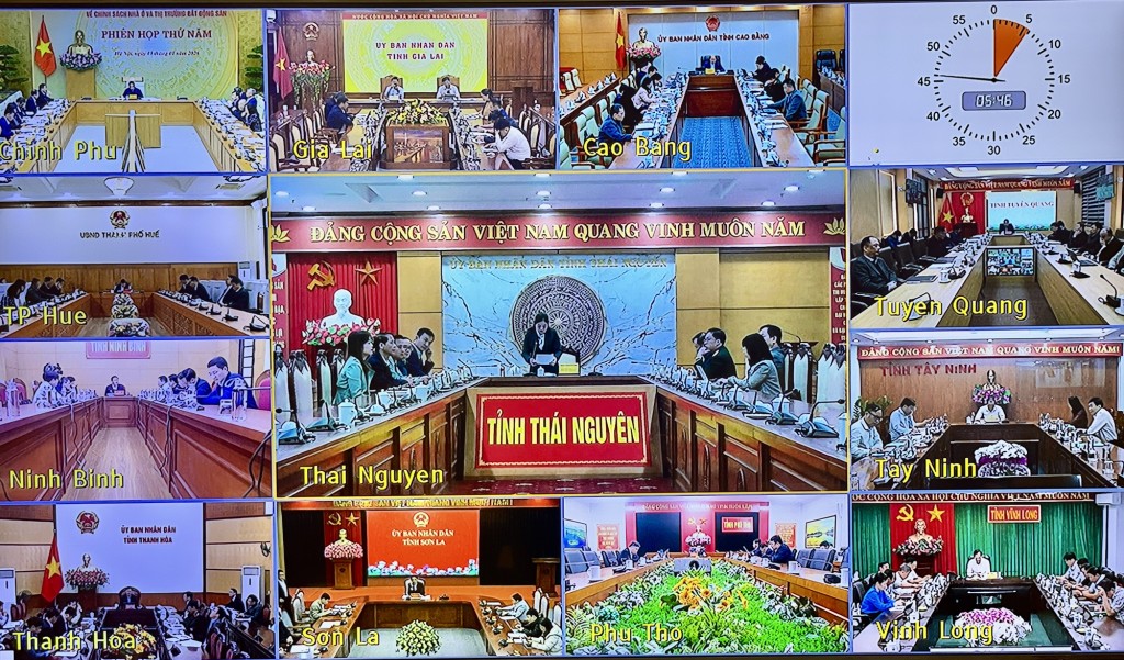 Phiên họp được tổ chức trực tiếp tại Trụ sở Chính phủ, kết nối trực tuyến với điểm cầu 34 tỉnh, thành phố - Ảnh: VGP/Nhật Bắc