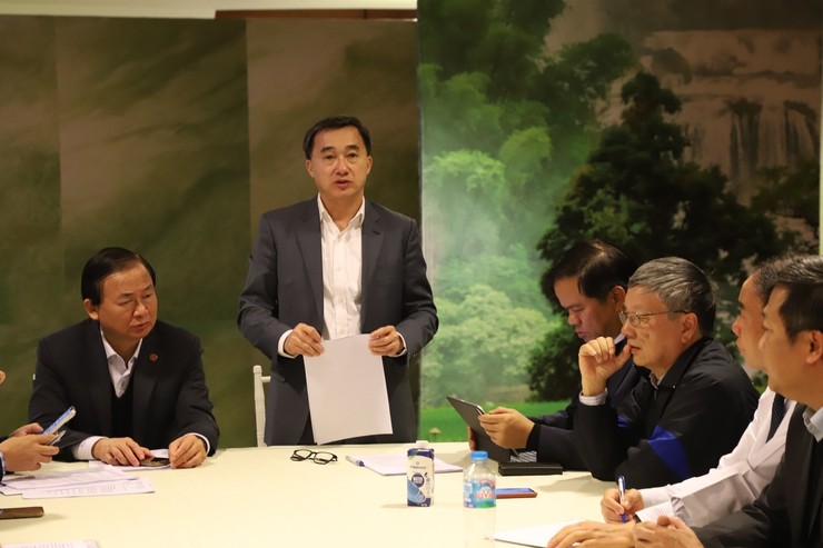 GS.TS Trần Văn Thuấn - Thứ trưởng Bộ Y tế phát biểu tại buổi sơ duyệt công tác phục vụ Đại hội đại biểu toàn quốc lần thứ XIV của Đảng. GS.TS Trần Văn Thuấn - Thứ trưởng Bộ Y tế phát biểu tại buổi sơ duyệt công tác phục vụ Đại hội đại biểu toàn quốc lần thứ XIV của Đảng.