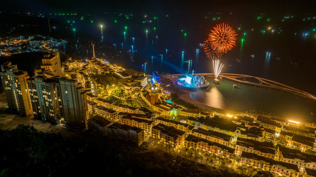 Phú Quốc được kỳ vọng sẽ bứt phá trên nhiều lĩnh vực nhờ đòn bẩy APEC 2027. Ảnh: Ánh Dương Phú Quốc được kỳ vọng sẽ bứt phá trên nhiều lĩnh vực nhờ đòn bẩy APEC 2027. Ảnh: Ánh Dương