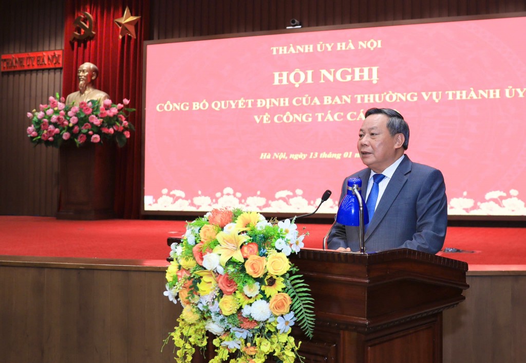 Công bố các quyết định của Ban Thường vụ Thành uỷ Hà Nội về công tác cán bộ Công bố các quyết định của Ban Thường vụ Thành uỷ Hà Nội về công tác cán bộ