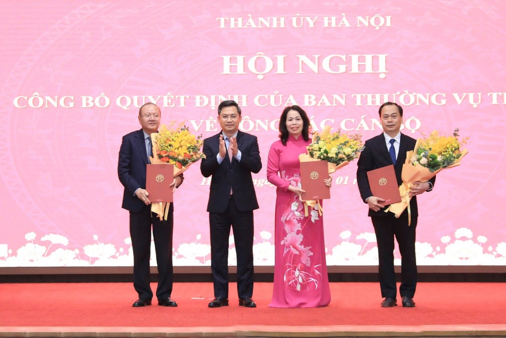 Công bố các quyết định của Ban Thường vụ Thành uỷ Hà Nội về công tác cán bộ Công bố các quyết định của Ban Thường vụ Thành uỷ Hà Nội về công tác cán bộ