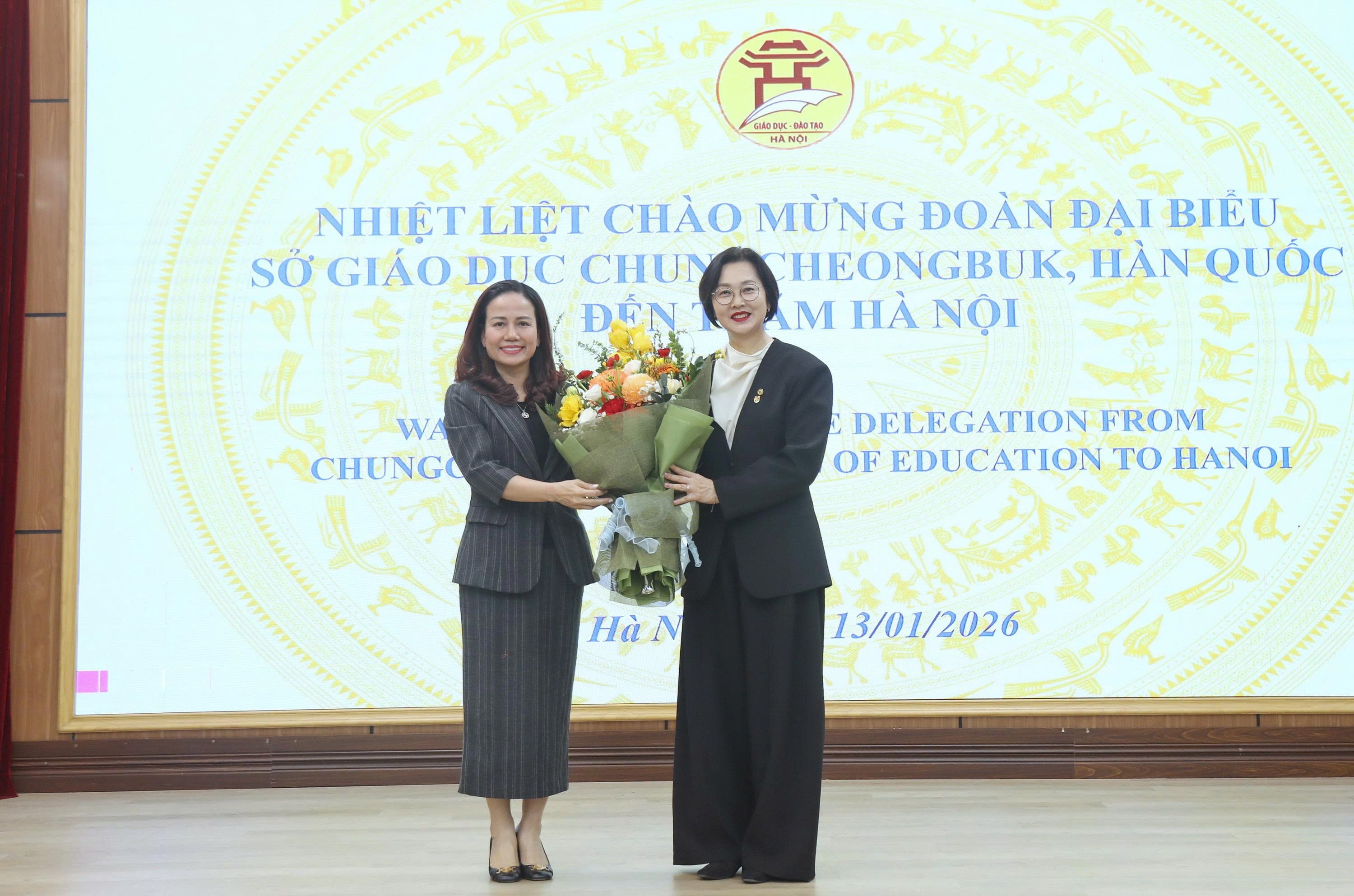 Học sinh Hàn Quốc học tập, giao lưu văn hóa tại Hà Nội