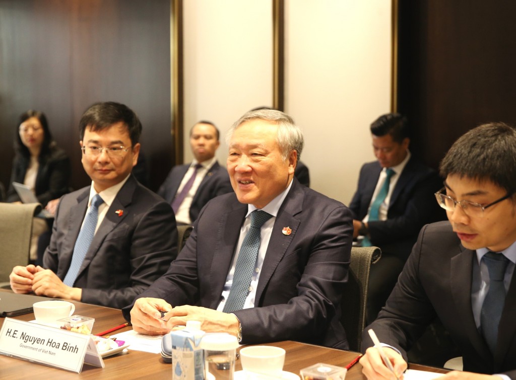 Phó Thủ tướng đề nghị các hiệp hội thông tin tới các ngân hàng, định chế tài chính thành viên về các cơ hội đầu tư tại Việt Nam - Ảnh: VGP/Nguyễn Hoàng