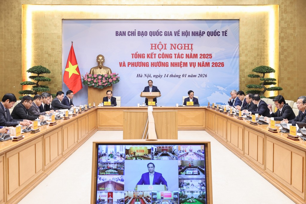 Theo Thủ tướng, hội nhập quốc tế phải được triển khai đồng bộ, sâu rộng, toàn diện và hiệu quả hơn, chuyển từ xin-nhận, gia nhập, tham gia sang chủ động đóng góp, xây dựng và định hình quan hệ quốc tế - Ảnh: VGP/Nhật Bắc