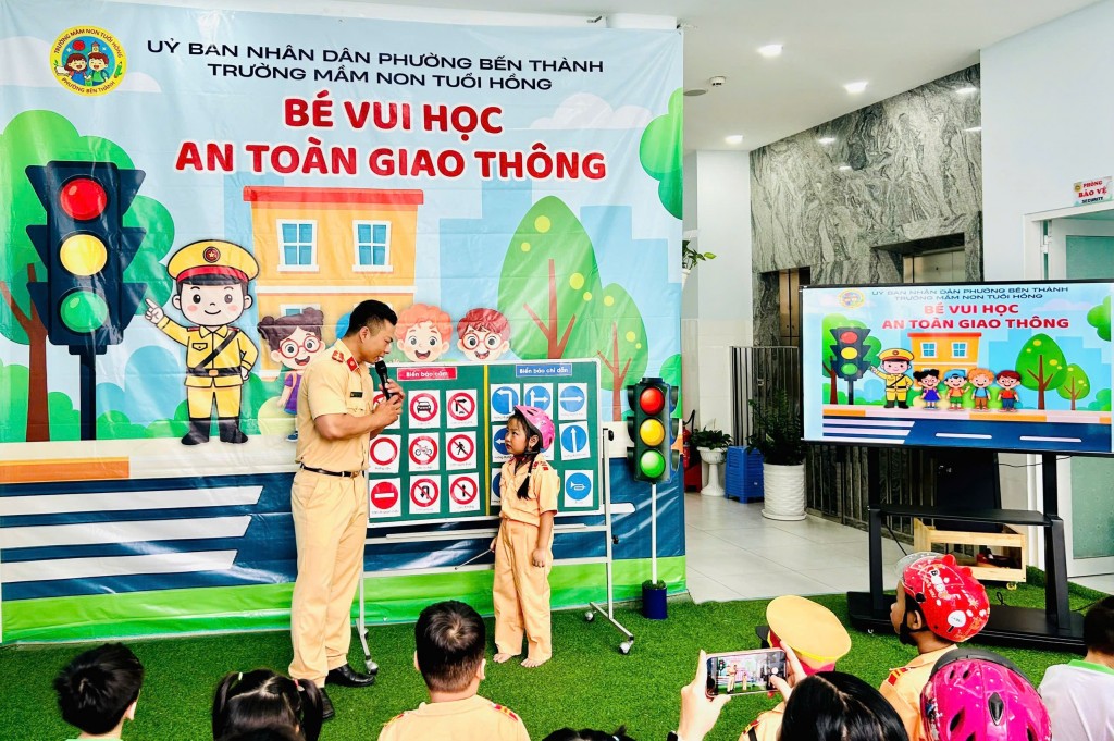 Giáo dục ý thức chấp hành pháp luật giao thông từ học đường