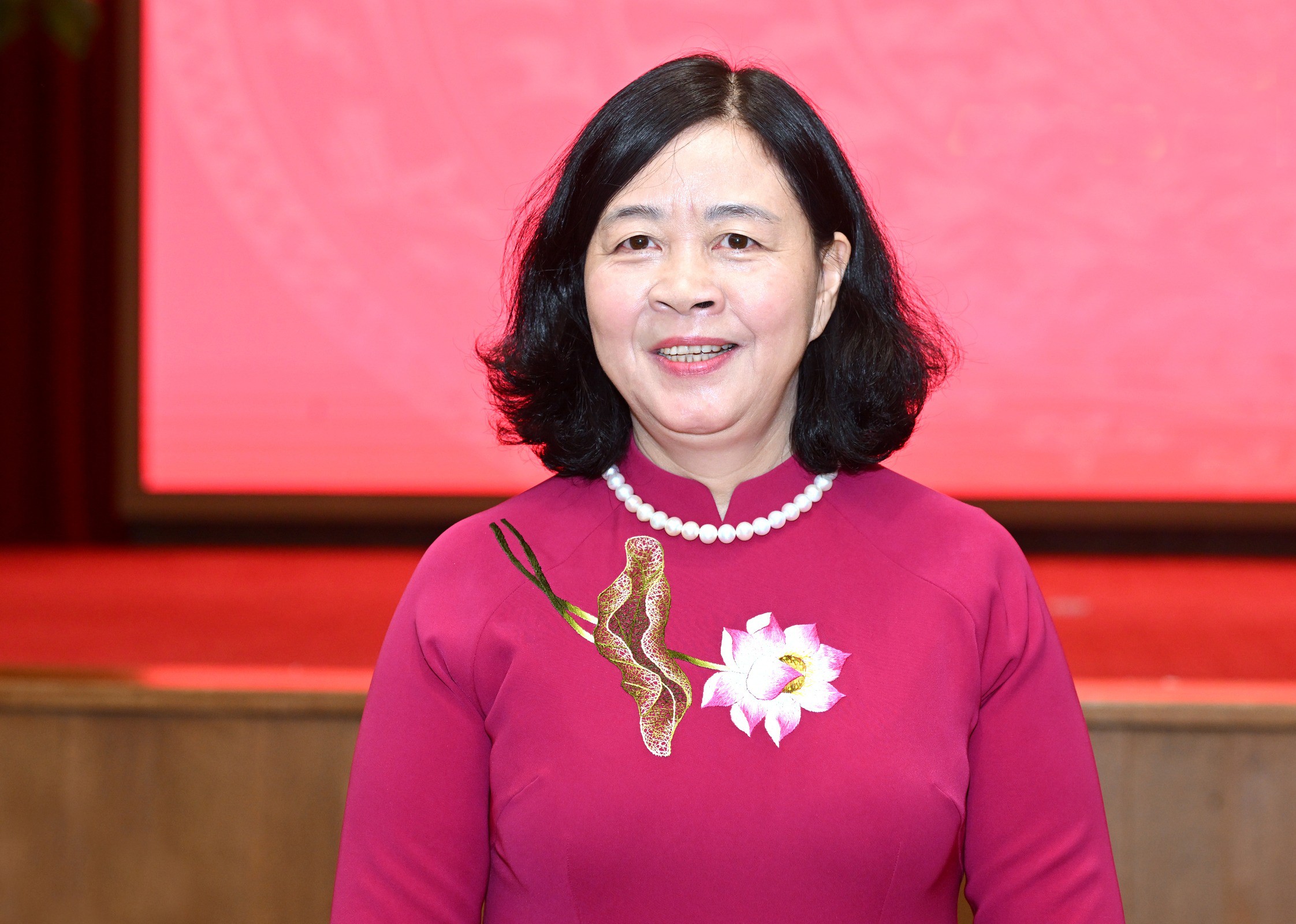 Bà Bùi Thị Minh Hoài, Ủy viên Bộ Chính trị, Bí thư Trung ương Đảng, Chủ tịch Ủy ban Trung ương MTTQ Việt Nam. Bà Bùi Thị Minh Hoài, Ủy viên Bộ Chính trị, Bí thư Trung ương Đảng, Chủ tịch Ủy ban Trung ương MTTQ Việt Nam.