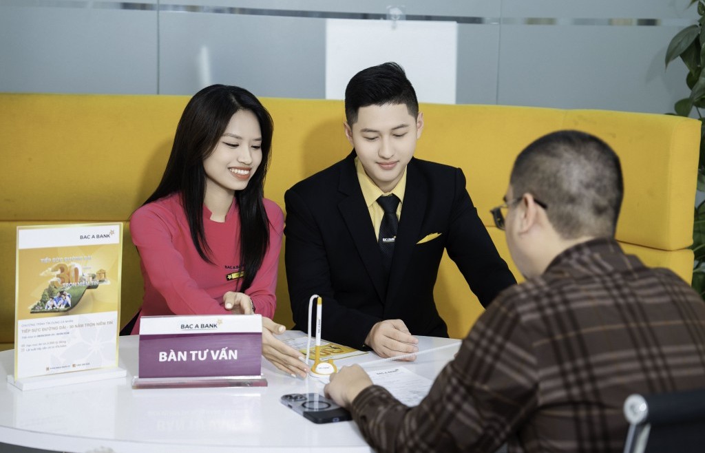Fitch Ratings lần đầu xếp hạng tín nhiệm BAC A BANK ở mức “B+”, triển vọng ổn định