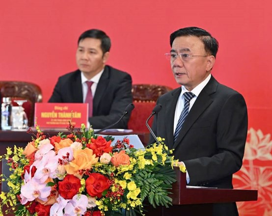 Ủy viên Bộ Chính trị, Thường trực Ban Bí thư Trần Cẩm Tú phát biểu tại lễ khai trương Trung tâm Báo chí Đại hội XIV của Đảng. Ủy viên Bộ Chính trị, Thường trực Ban Bí thư Trần Cẩm Tú phát biểu tại lễ khai trương Trung tâm Báo chí Đại hội XIV của Đảng.