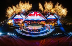 Người dân Thủ đô lần đầu được xem trình diễn pháo hoa nghệ thuật quy mô lớn