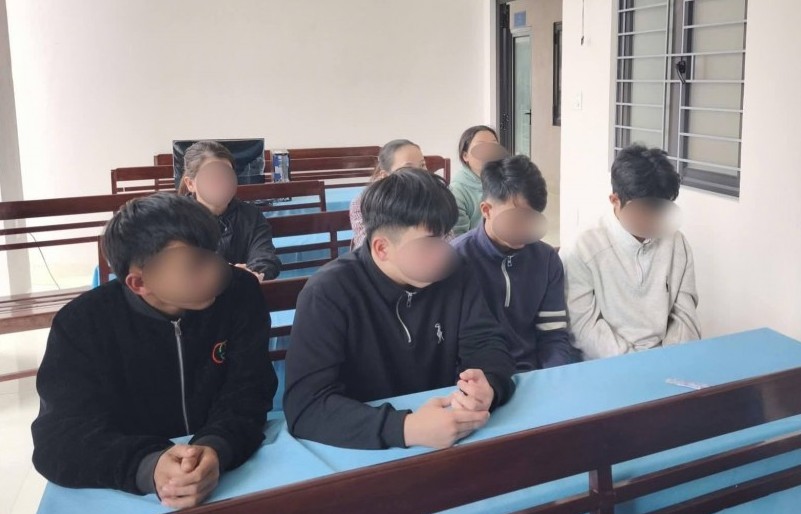 Đà Nẵng: Lao xe xuống bờ đập vì "bốc đầu" câu view