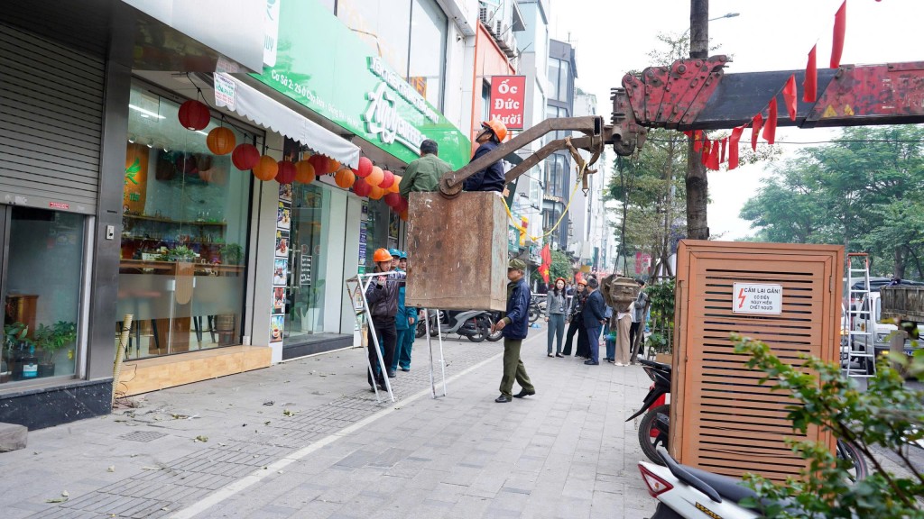 Tuyến phố Ô Chợ Dừa, Xã Đàn gọn hơn từng mét vỉa hè