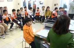 Công an xã Bát Tràng đẩy nhanh tiến độ cấp căn cước cho học sinh trên địa bàn