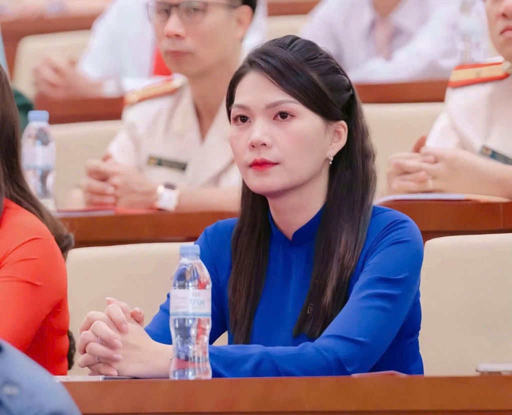 Chị Nguyễn Thị Thảo, Ủy viên Ban Chấp hành Thành đoàn, Đảng ủy viên, Phó Chủ tịch Ủy ban Mặt trận Tổ quốc Việt Nam, Bí thư Đoàn xã Đông Anh