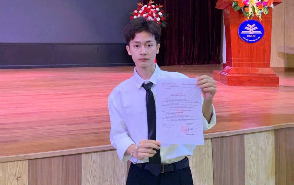 Bạn Nguyễn Đình Hùng - đảng viên Chi bộ Công tác Học sinh - Sinh viên, Đảng bộ Trường Đại học sư phạm Hà Nội