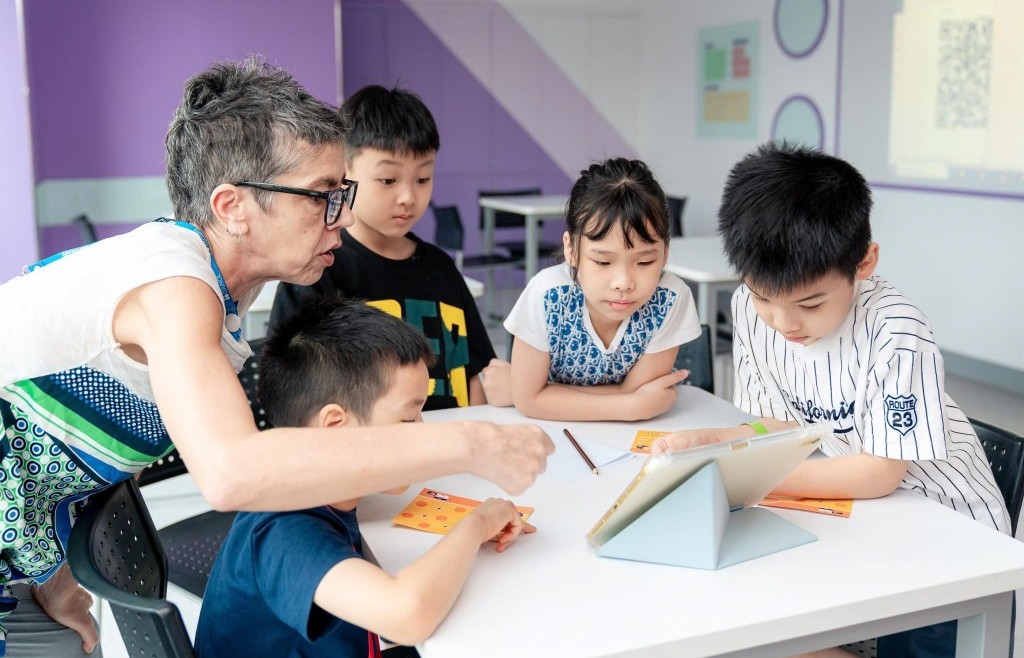 Đưa tiếng Anh thành ngôn ngữ thứ hai: Lấy sự tự tin của người học làm nền tảng học tập trọn đời