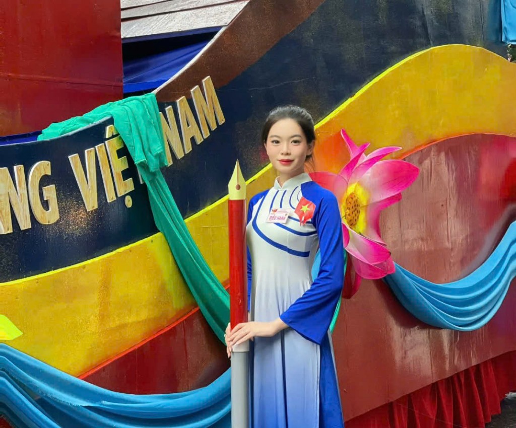 Trần Khánh Hạ - đảng viên chi bộ Viện Báo chí - Truyền thông. đảng bộ học viện Báo chí và Tuyên truyền