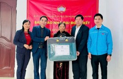 Ấm áp nghĩa tình dưới những mái nhà Đại đoàn kết