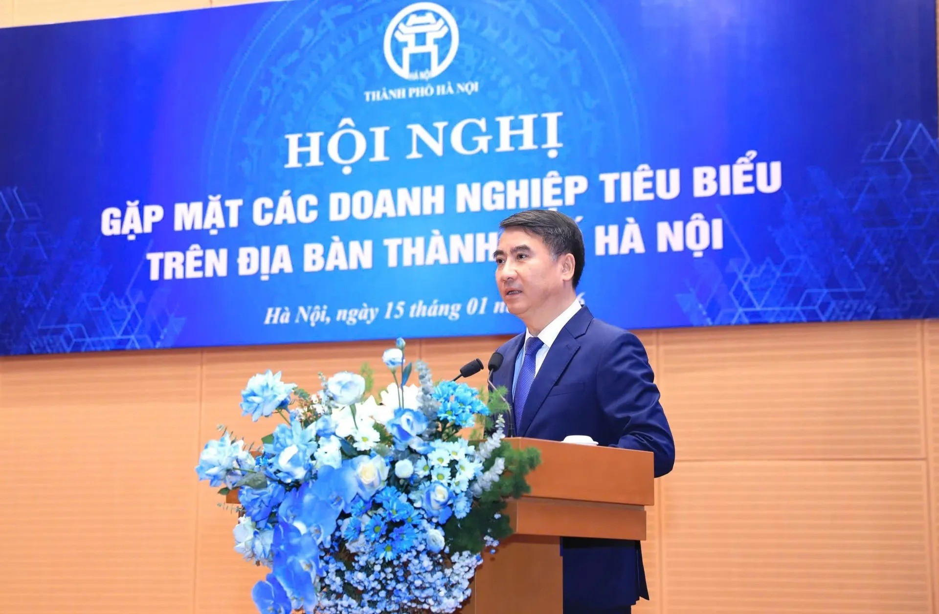 Ủy viên Ban Thường vụ Thành ủy, Phó Chủ tịch UBND Thành phố Hà Nội Nguyễn Xuân Lưu phát biểu khai mạc Hội nghị