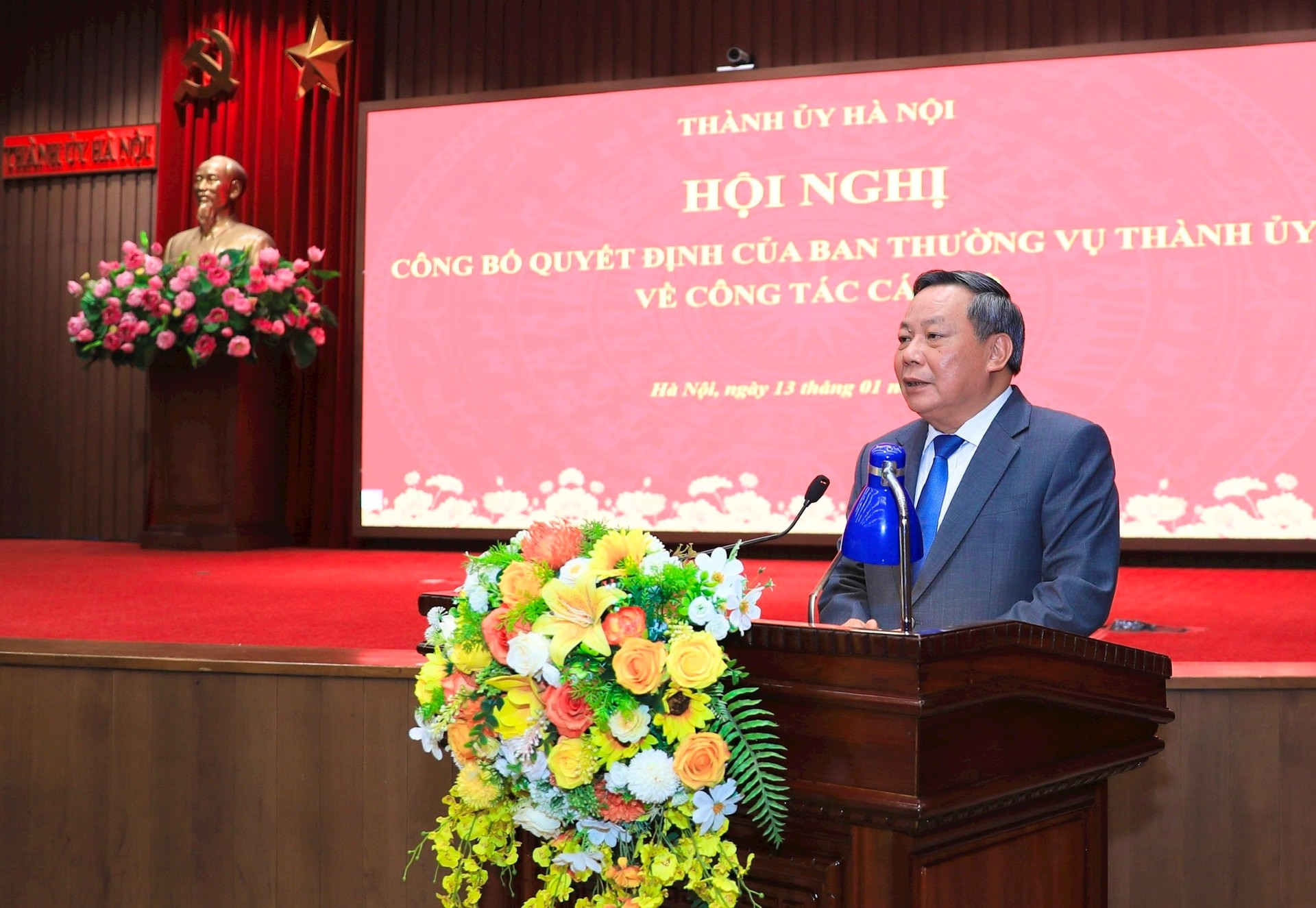 Phó Bí thư Thường trực Thành ủy Hà Nội Nguyễn Văn Phong phát biểu tại hội nghị.