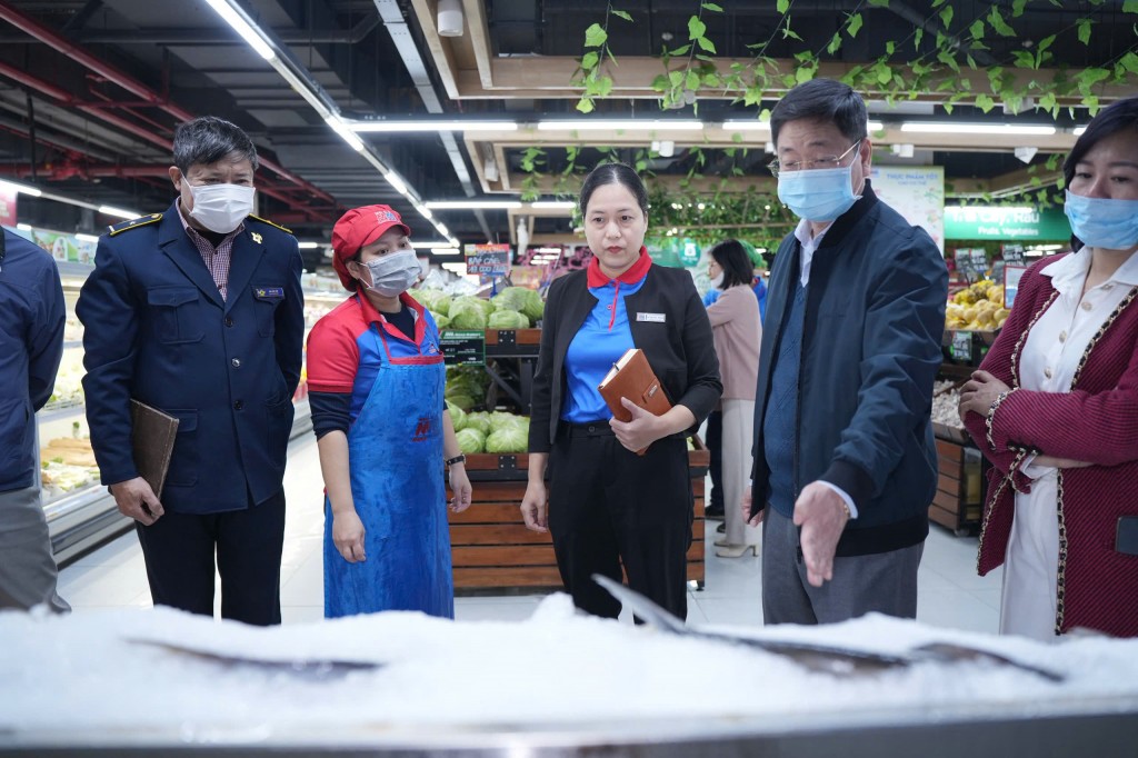 Kiểm tra đột xuất các hệ thống bán lẻ mặt hàng phục vụ Tết