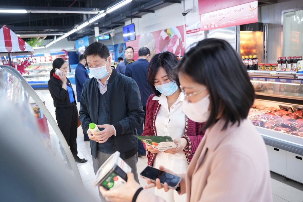 Kiểm tra đột xuất các hệ thống bán lẻ mặt hàng phục vụ Tết