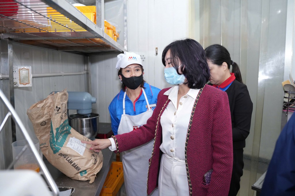 Kiểm tra đột xuất các hệ thống bán lẻ mặt hàng phục vụ Tết