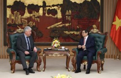 Thủ tướng đề nghị ASML đẩy nhanh việc hình thành Trung tâm Đào tạo, nghiên cứu và phát triển về bán dẫn tại Việt Nam