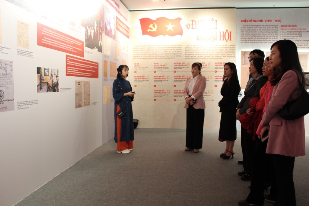 Biết ơn, tự hào về Đảng Cộng sản Việt Nam quang vinh