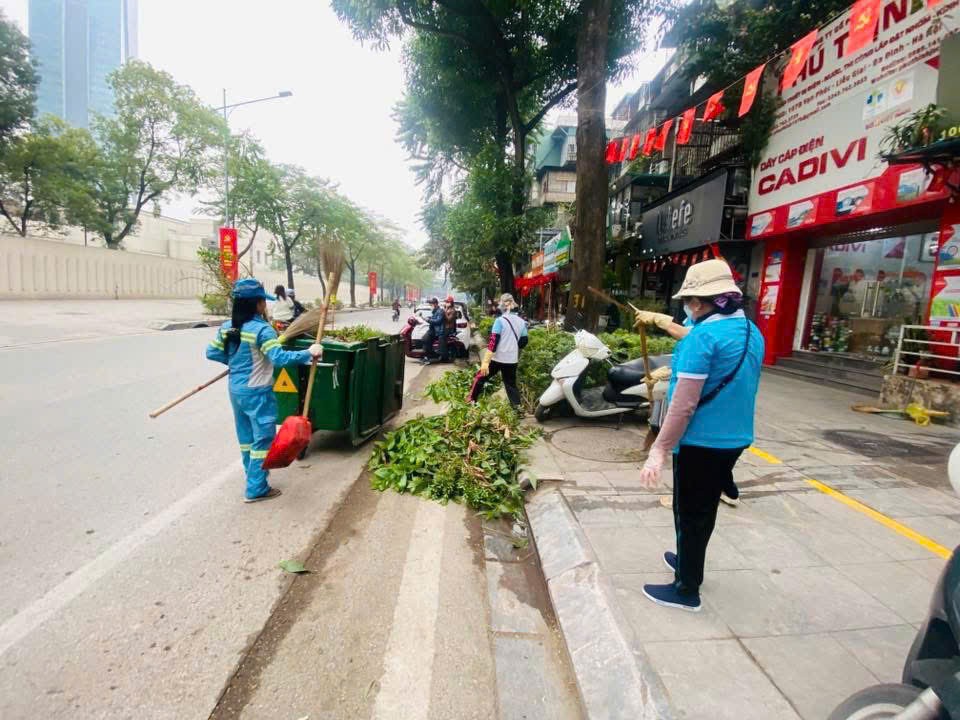 Phụ nữ Hà Nội đẩy mạnh tuyên truyền trực quan về Đại hội Đảng