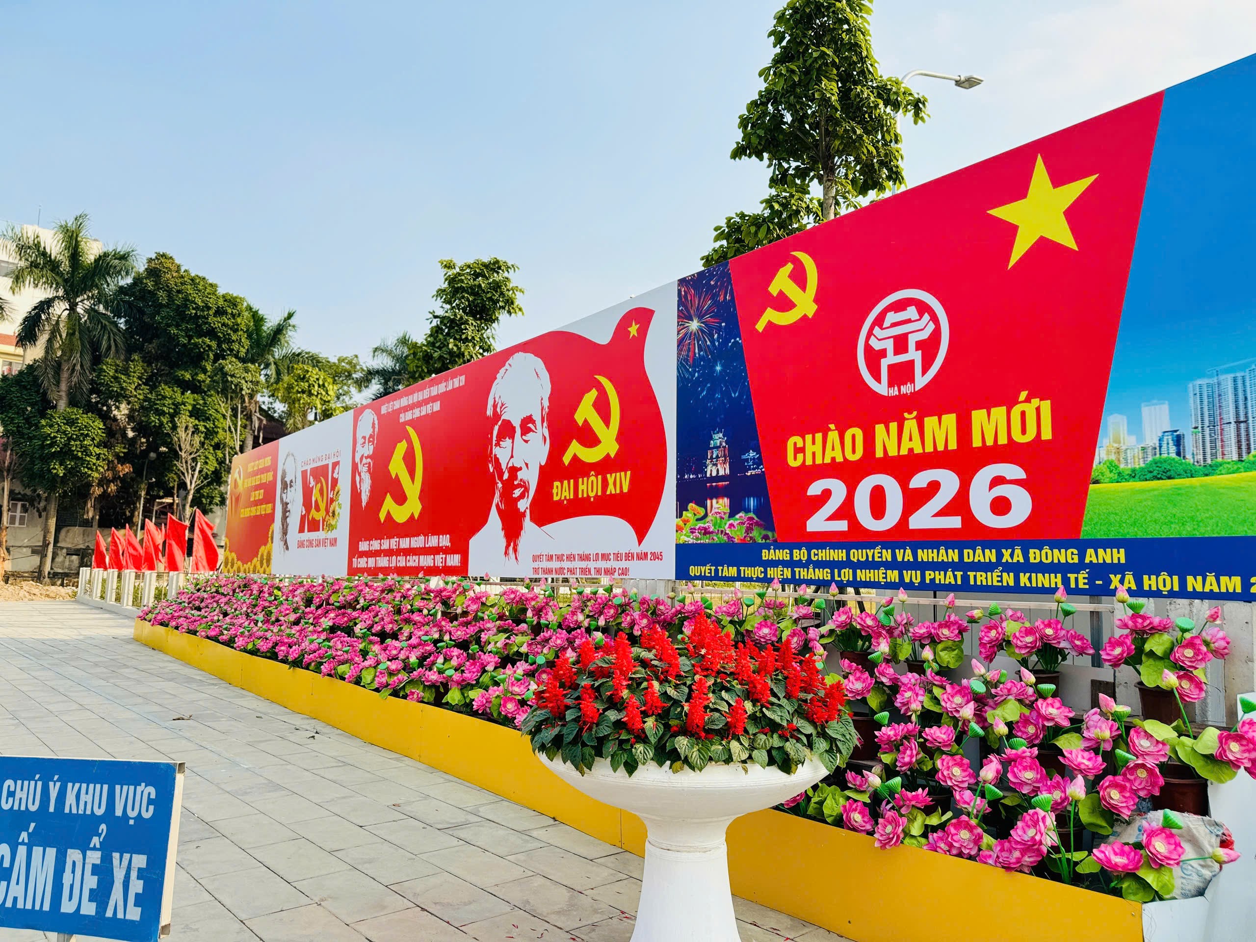 Phụ nữ Hà Nội đẩy mạnh tuyên truyền trực quan về Đại hội Đảng