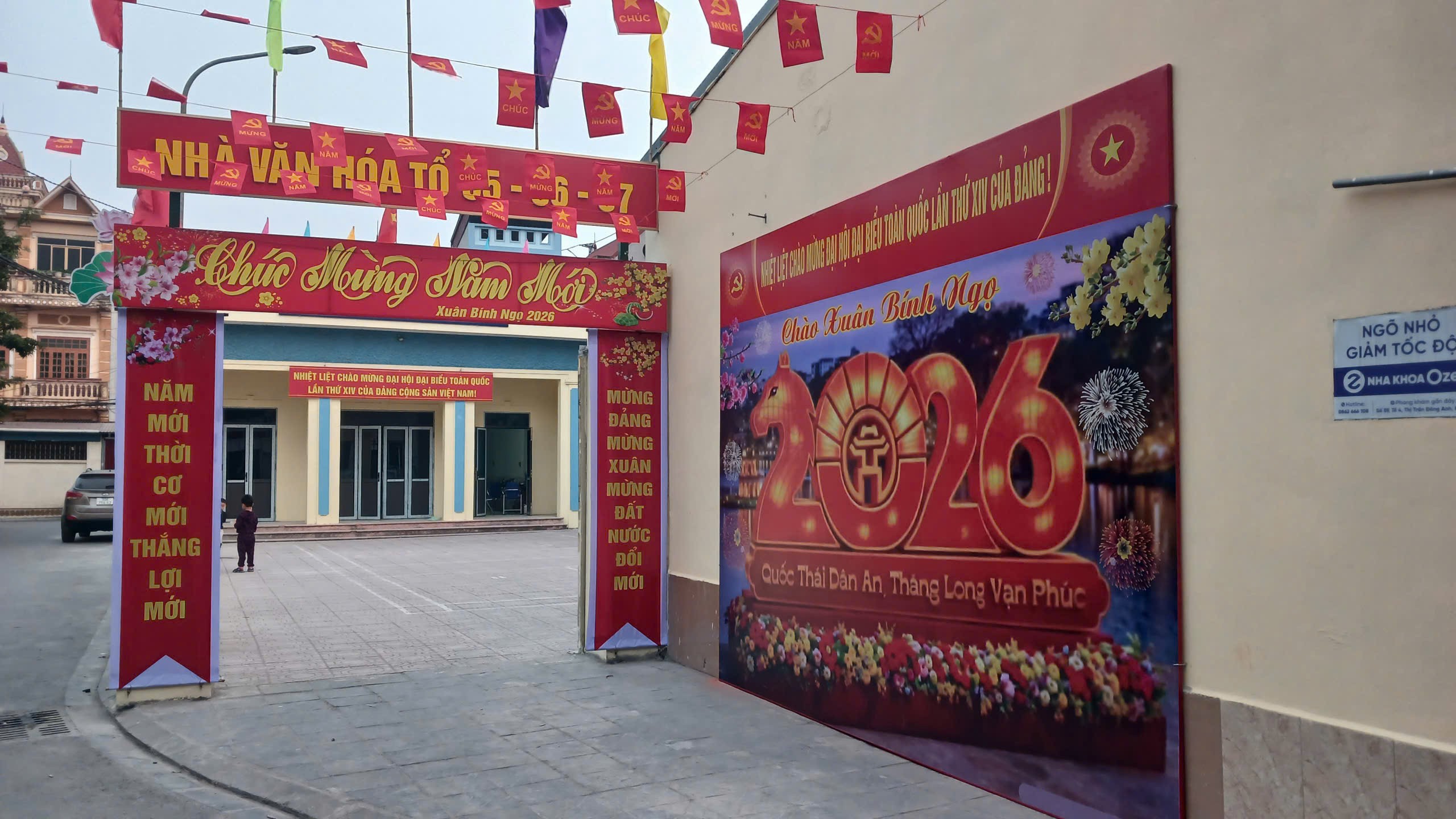 Phụ nữ Hà Nội đẩy mạnh tuyên truyền trực quan về Đại hội Đảng