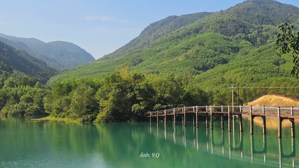 Hoang sơ khu du lịch sinh thái Thuỷ điện Duy Sơn