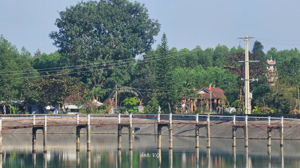 Hoang sơ khu du lịch sinh thái Thuỷ điện Duy Sơn