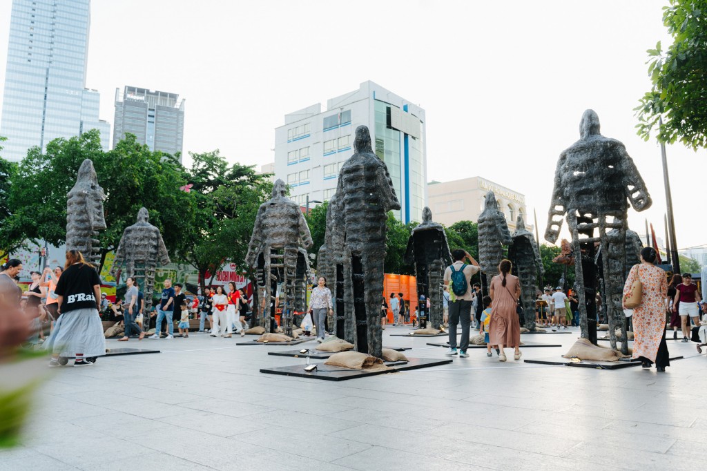 UBND TP Hồ Chí Minh tặng Bằng khen họa sĩ Lê Hữu Hiếu