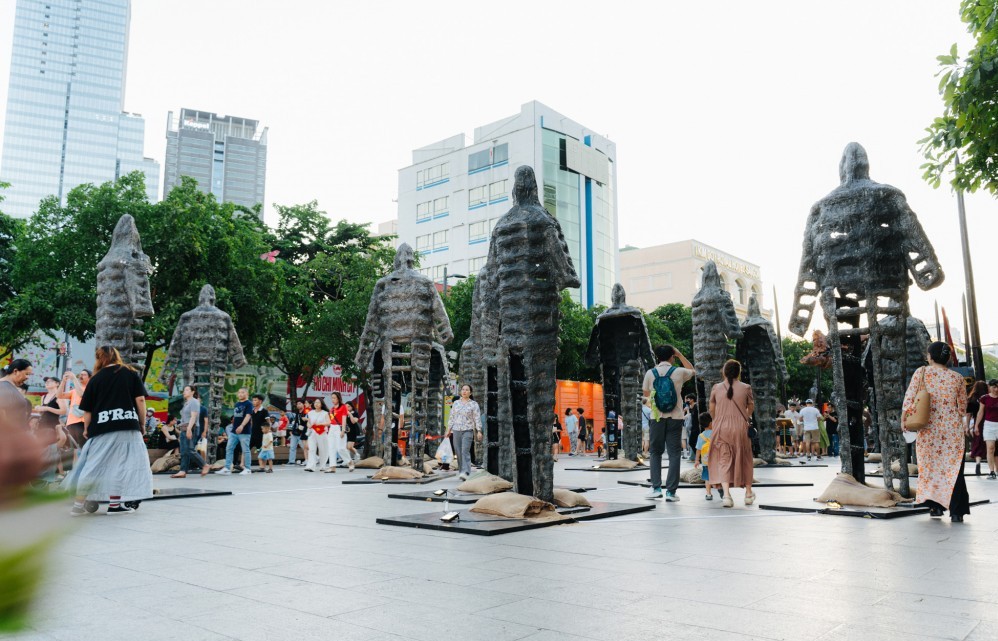 UBND TP Hồ Chí Minh tặng Bằng khen họa sĩ Lê Hữu Hiếu