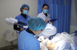 Cảnh giác với biến chứng tổn thương da do sử dụng “kem trộn”