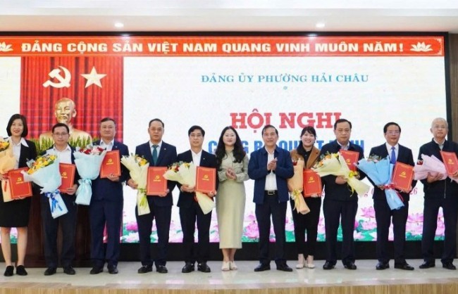 Đà Nẵng: Đảng ủy phường Hải Châu tiếp nhận tổ chức Đảng trực thuộc