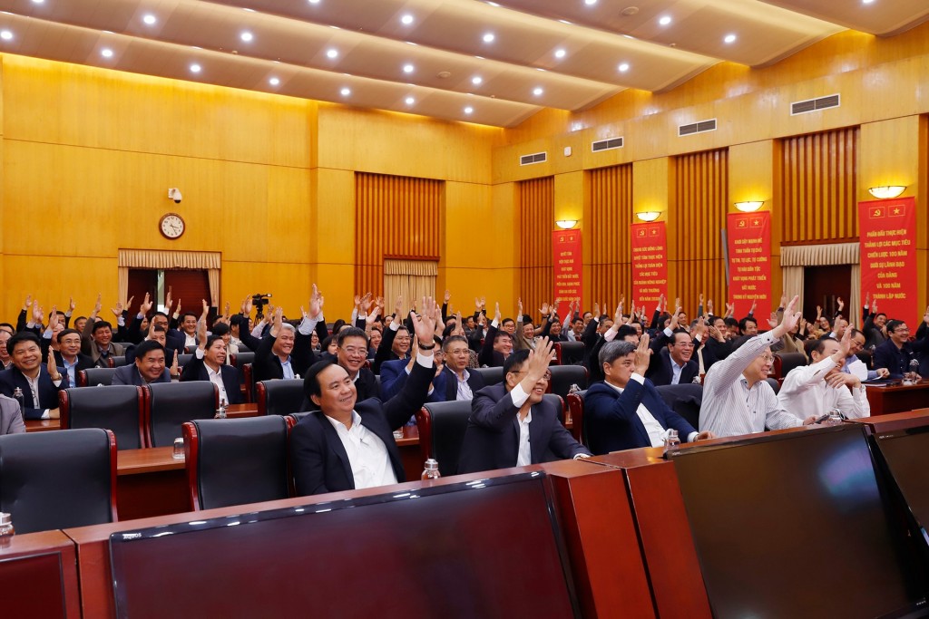 Giới thiệu Bộ trưởng Bộ Nông nghiệp và Môi trường Trần Đức Thắng tham gia ứng cử Đại biểu Quốc hội khoá XVI