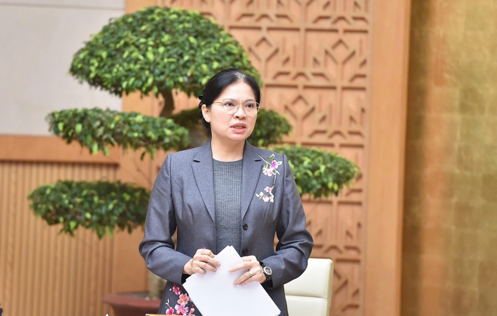 Bà Hà Thị Nga, Phó Chủ tịch - Tổng Thư ký Ủy ban Trung ương Mặt trận Tổ quốc Việt Nam, phát biểu tại Hội nghị - Ảnh: VGP/Giang Thanh