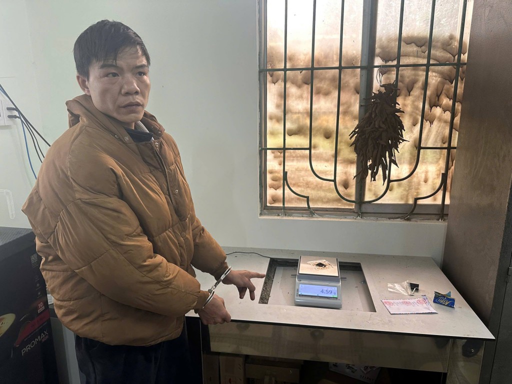 Đối tượng Mông Văn Thọ và tang vật