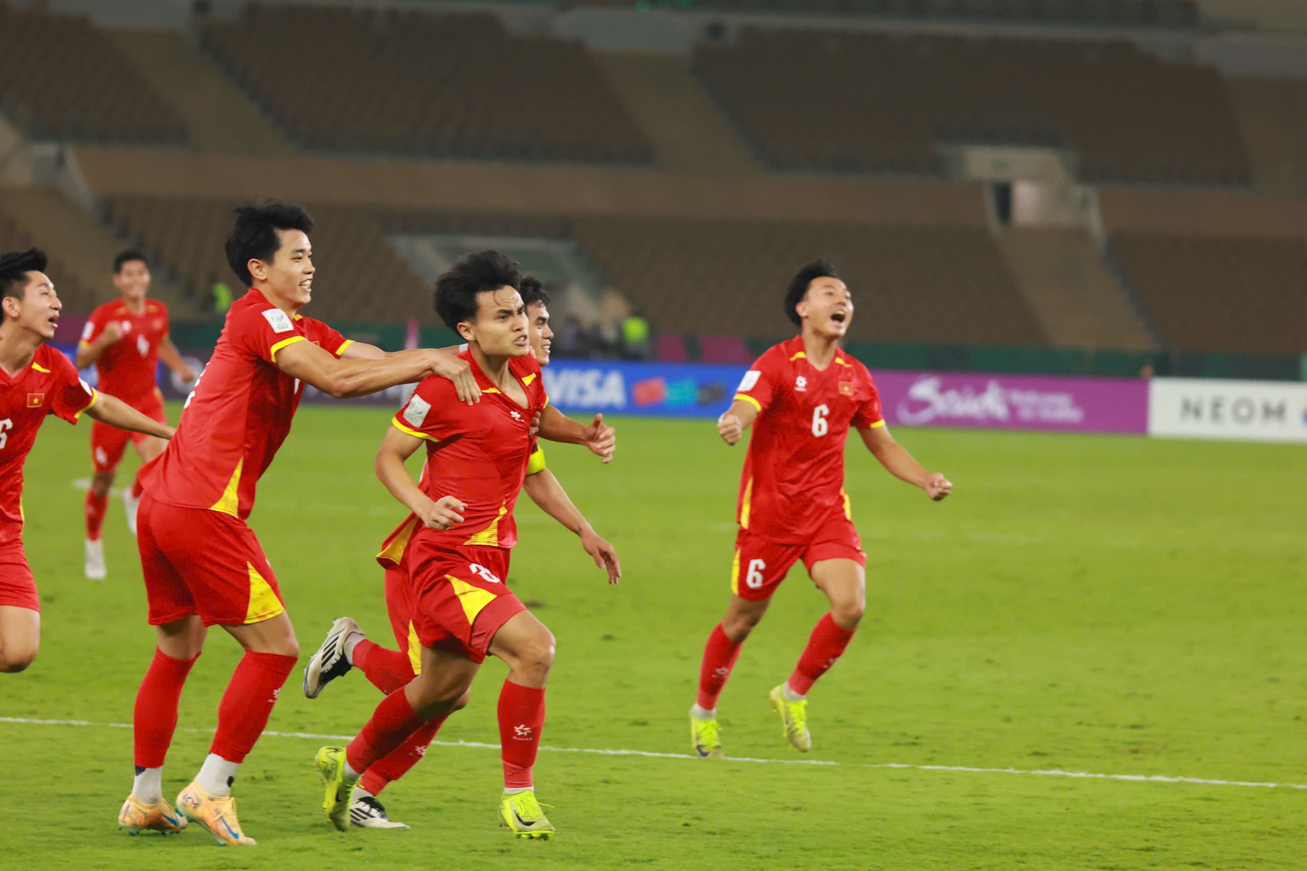 U23 Việt Nam vào bán kết U23 châu Á sau chiến thắng kịch tính