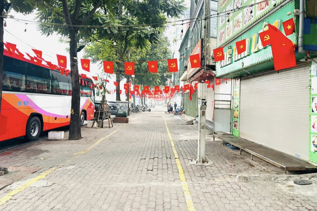 Các tuyến phố trên địa bàn phường được trang hoàng rực rỡ