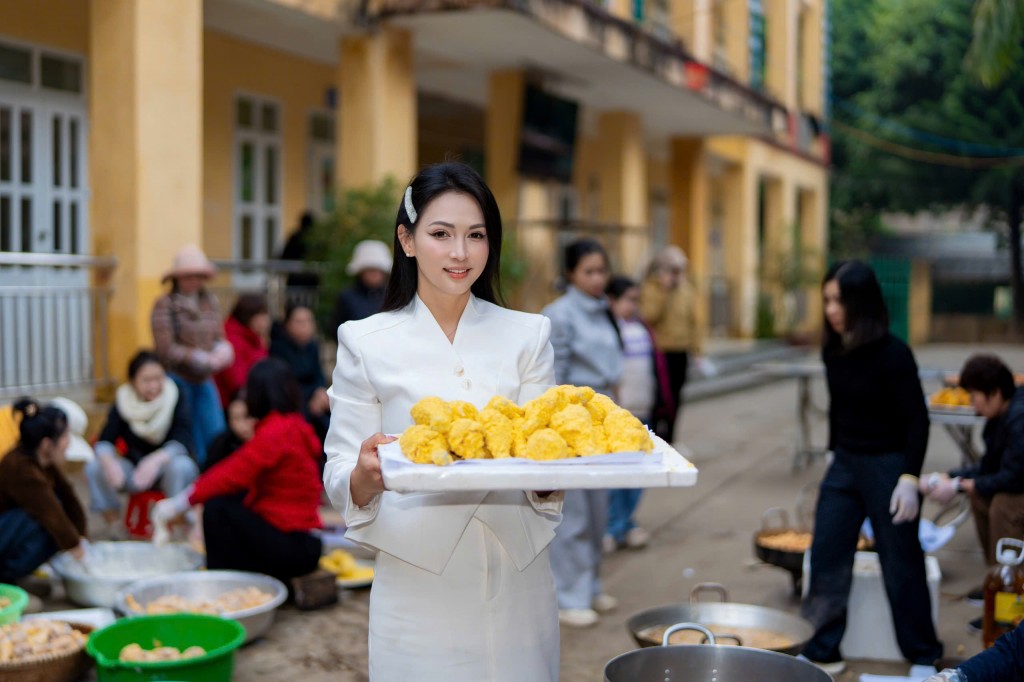 “Nấu ăn cho em” - Bữa cơm ấm giữa mùa đông vùng cao Lào Cai