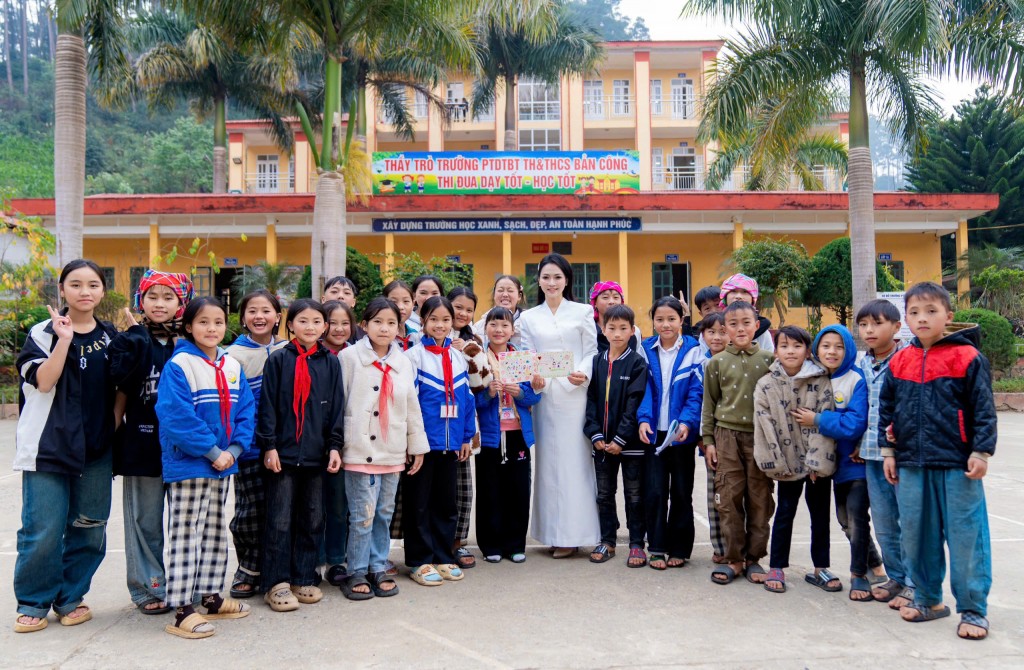 “Nấu ăn cho em” - Bữa cơm ấm giữa mùa đông vùng cao Lào Cai