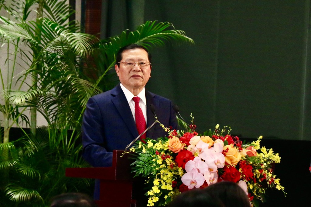 đồng chí Lại Xuân Môn, Ủy viên Trung ương Đảng, Phó Trưởng ban Thường trực Ban Tuyên giáo và Dân vận Trung ương, Giám đốc Trung tâm Báo chí Đại hội XIV