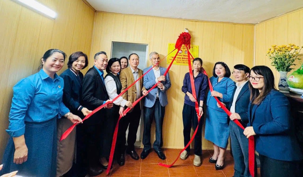 Phường Nghĩa Đô khánh thành 2 “Nhà Đại đoàn kết” cho hộ gia đình khó khăn